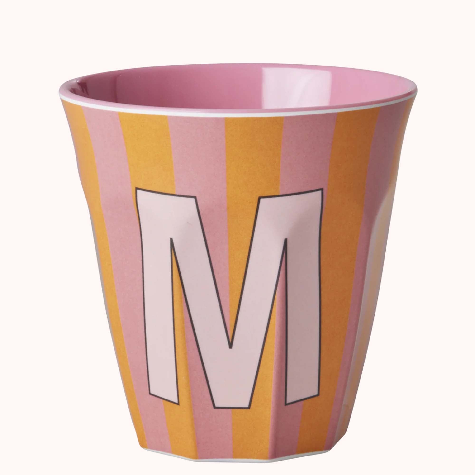 Rice Bokstavkopp Stripet M - Lille Hvite Interiør