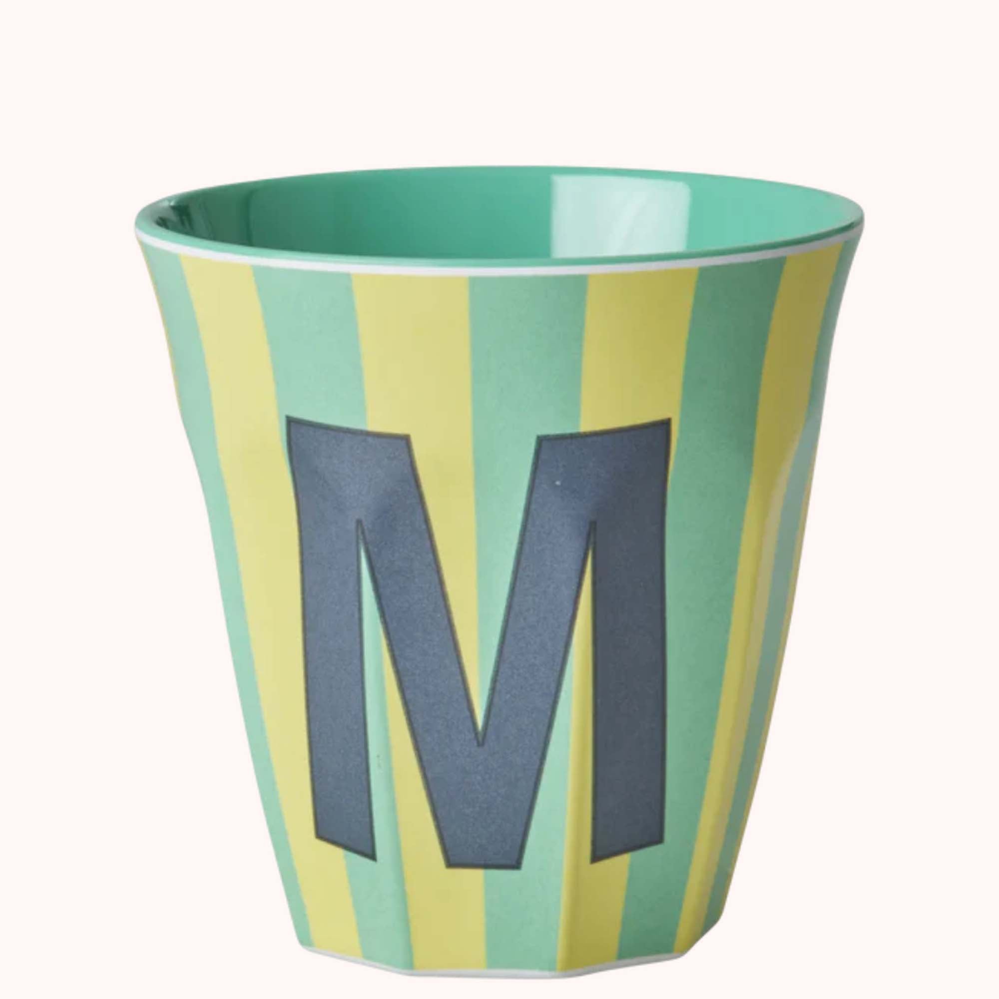 Rice Bokstavkopp Stripet M - Lille Hvite Interiør