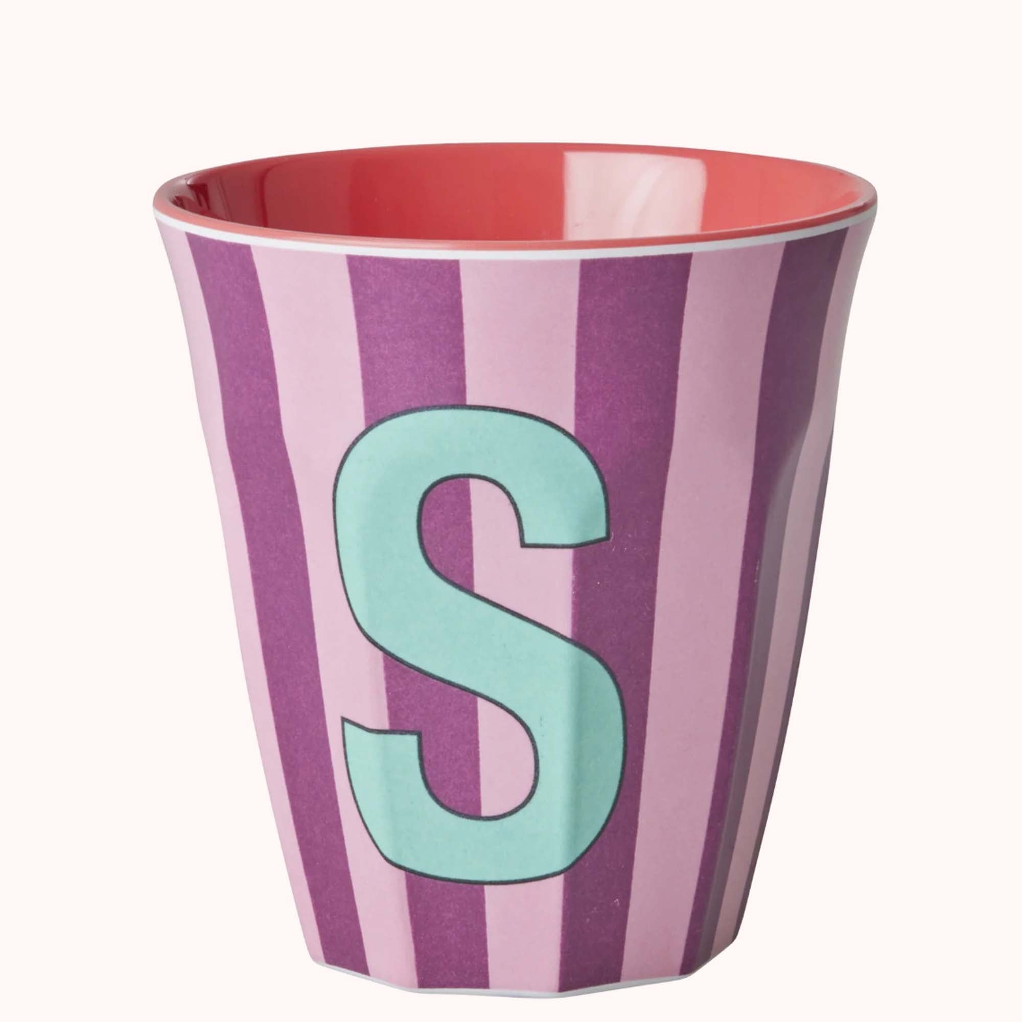 Rice Bokstavkopp Stripet S