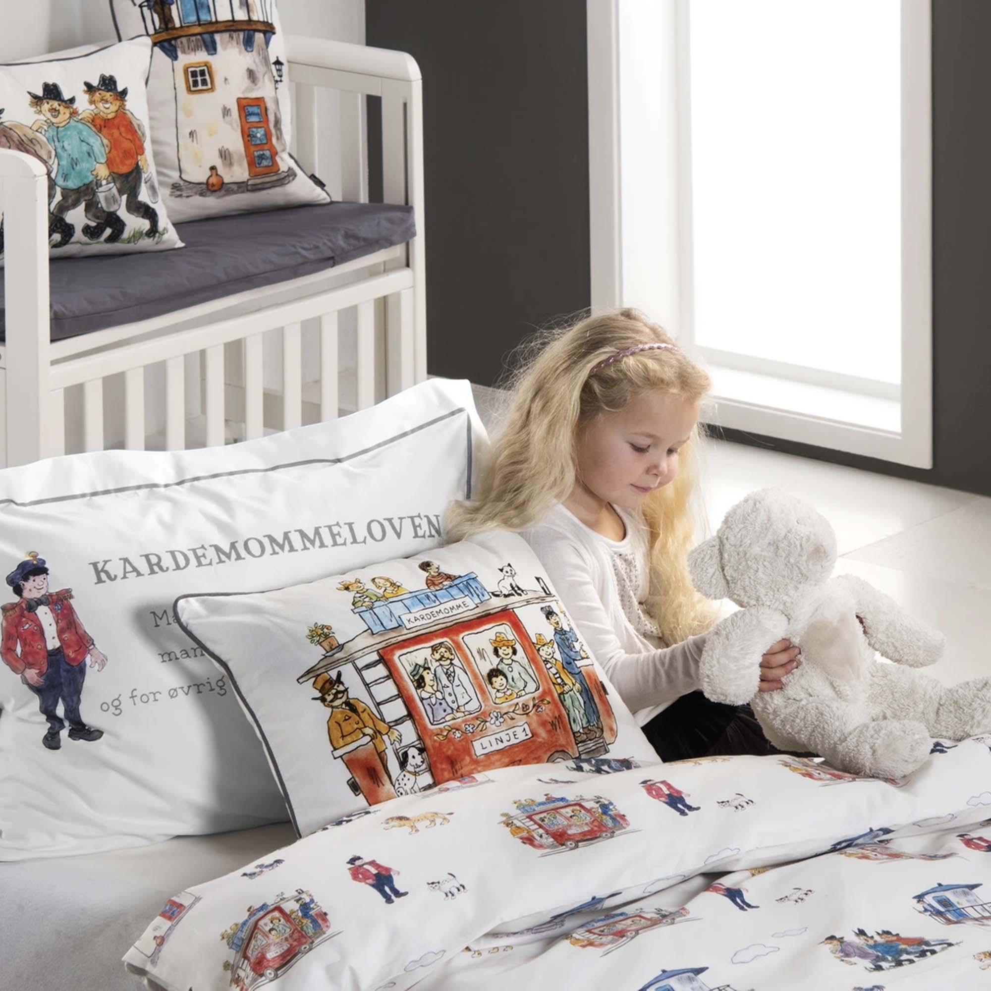 Sengesett Barn Kardemommeby  80x100/35x40cm