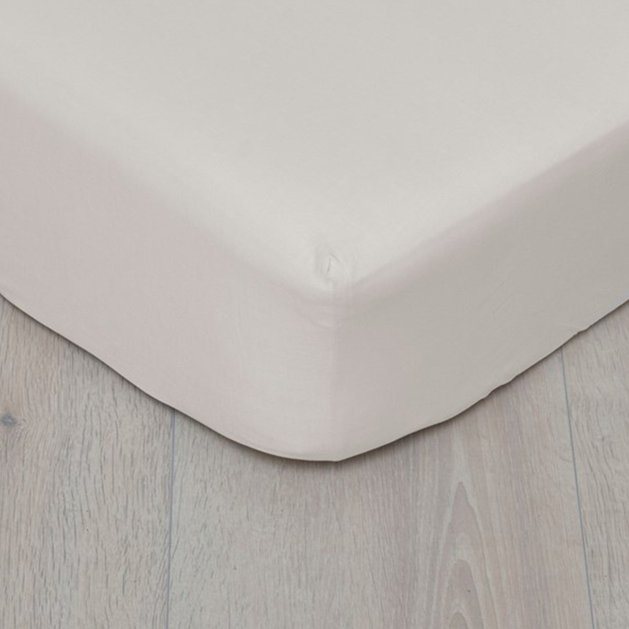 Høie Formsydd Laken Sateng- Lys Beige