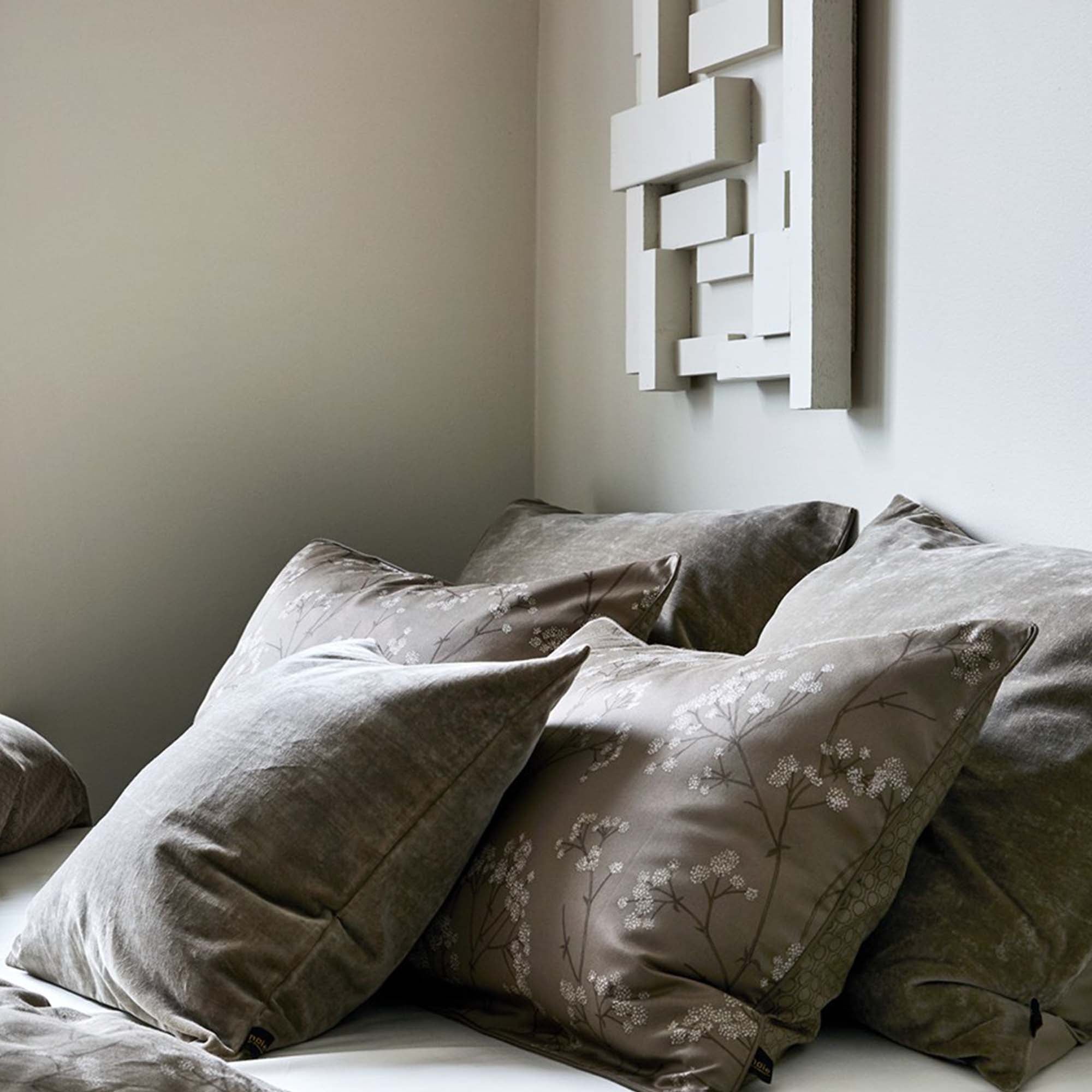 Høie Putevar Viola - Valnøtt